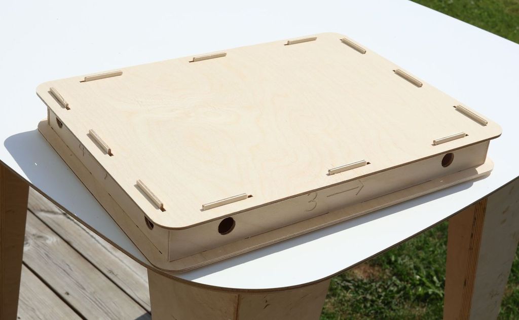 Closed plywood transport box before it becomes a DIY project